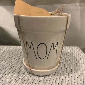 Rae Dunn MOM Planter NWT
